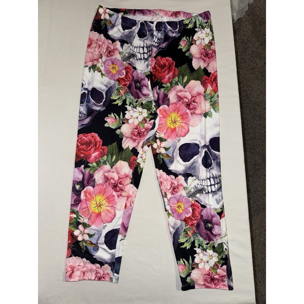 New Women's Floral Skeleton Cropped Leggings- Size XL